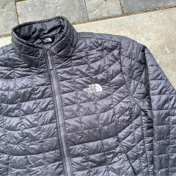The North Face Men's Thermoball Puffer Jacket - Picture 2 of 7